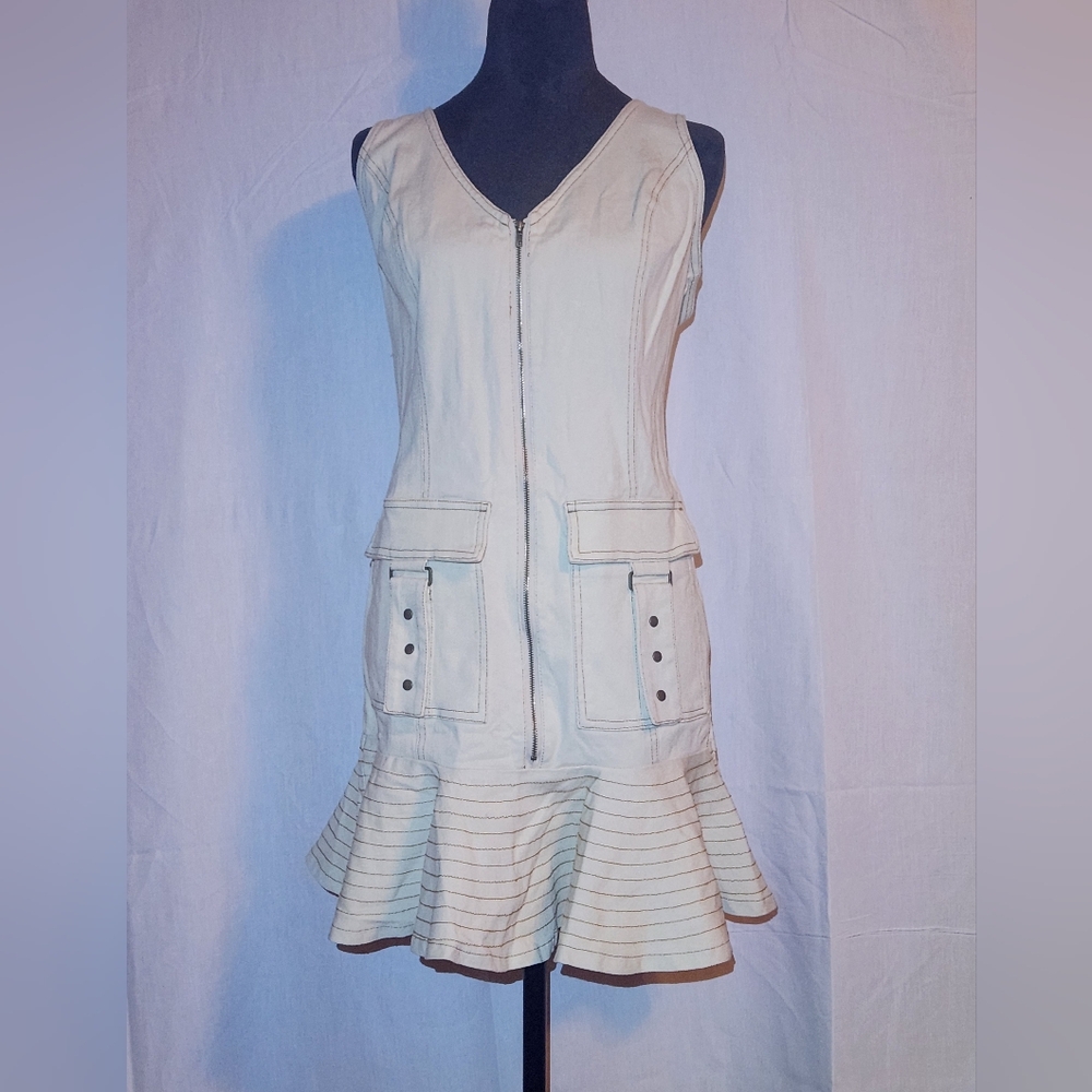 NWOT VENUS  Cream w/ Tan Stitching Sleeveless Dress With Flared Ruffle Hem Sz 12